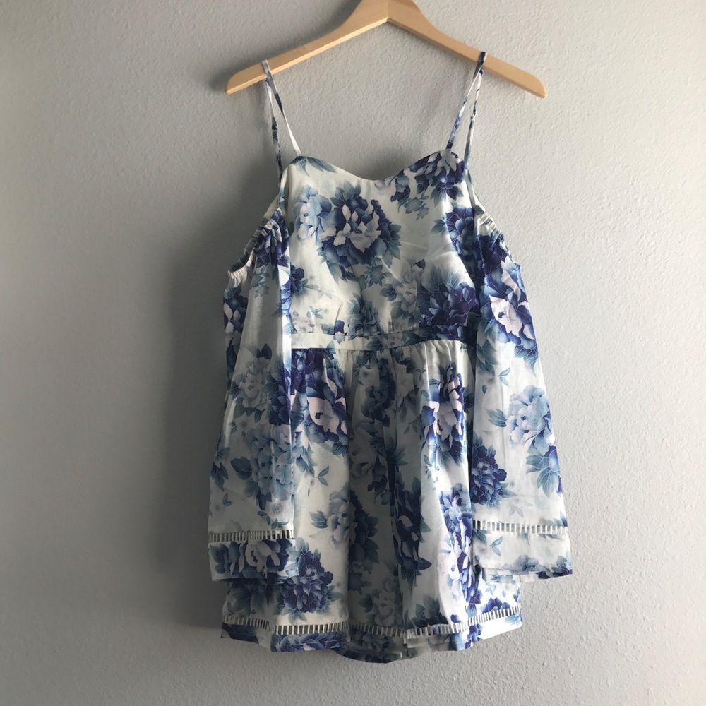Elliatt • Floral Cold Shoulder Playsuit Romper - Picture 3 of 8